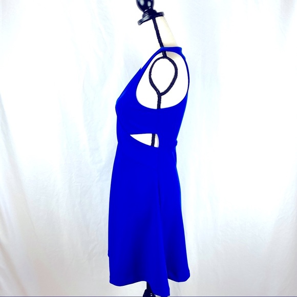 Express Cut Out Sun Dress - Picture 3 of 5